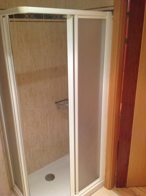 ホテル El Ancla ポンフェラダ 部屋 写真