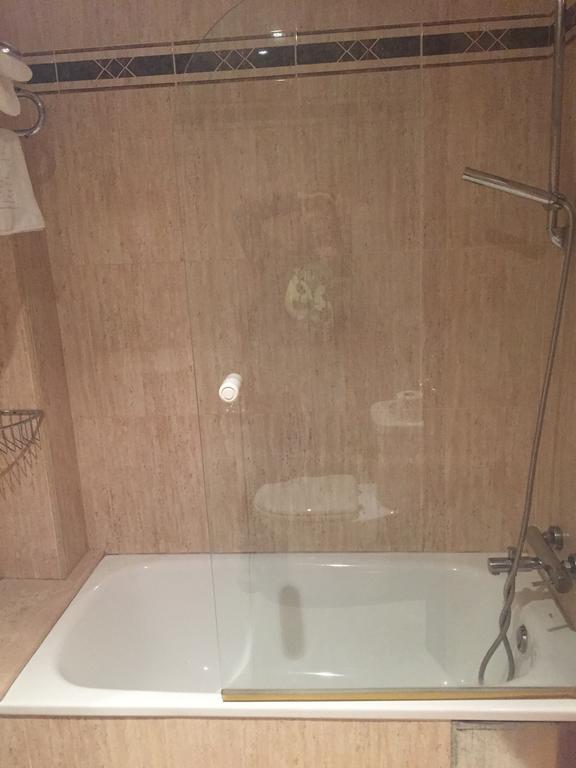 ホテル El Ancla ポンフェラダ 部屋 写真